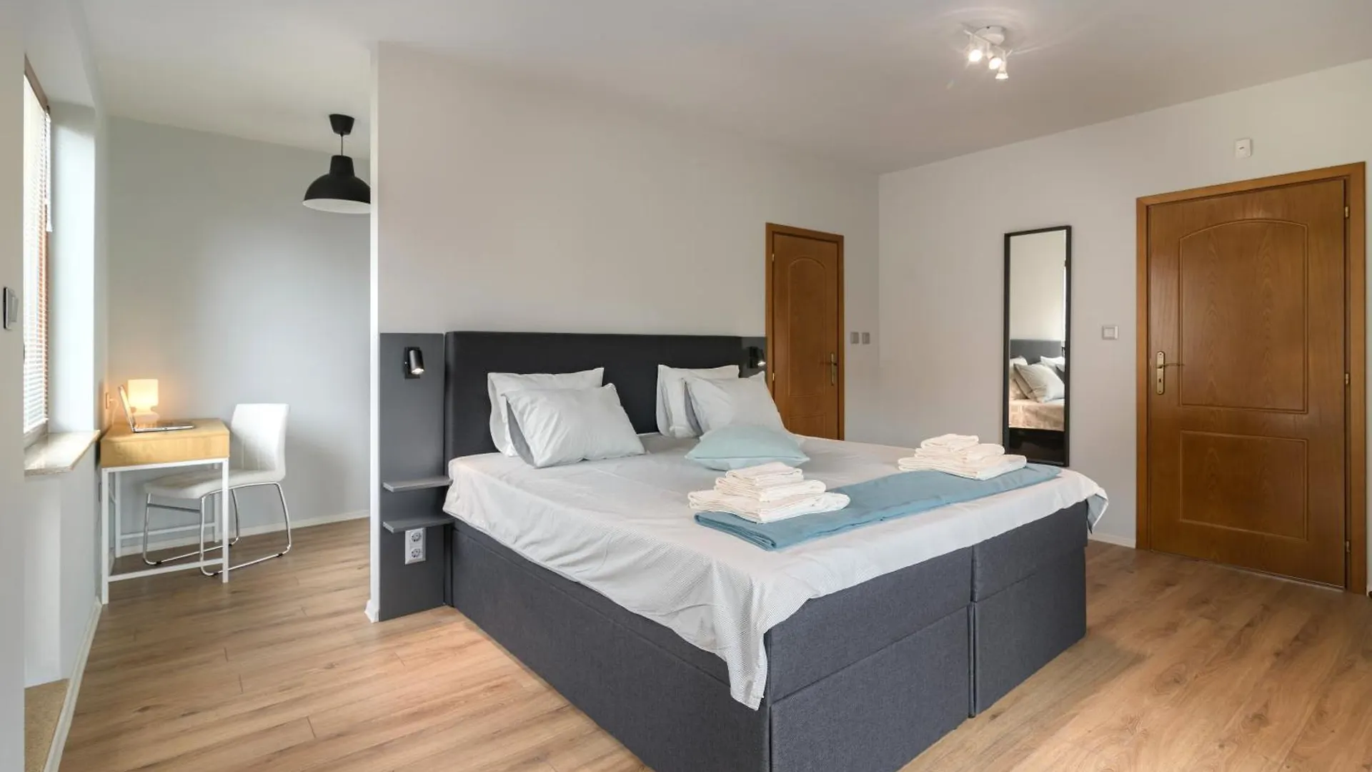 Magdalena Apartment - Two Bathrooms, Perfect City Center 바르나