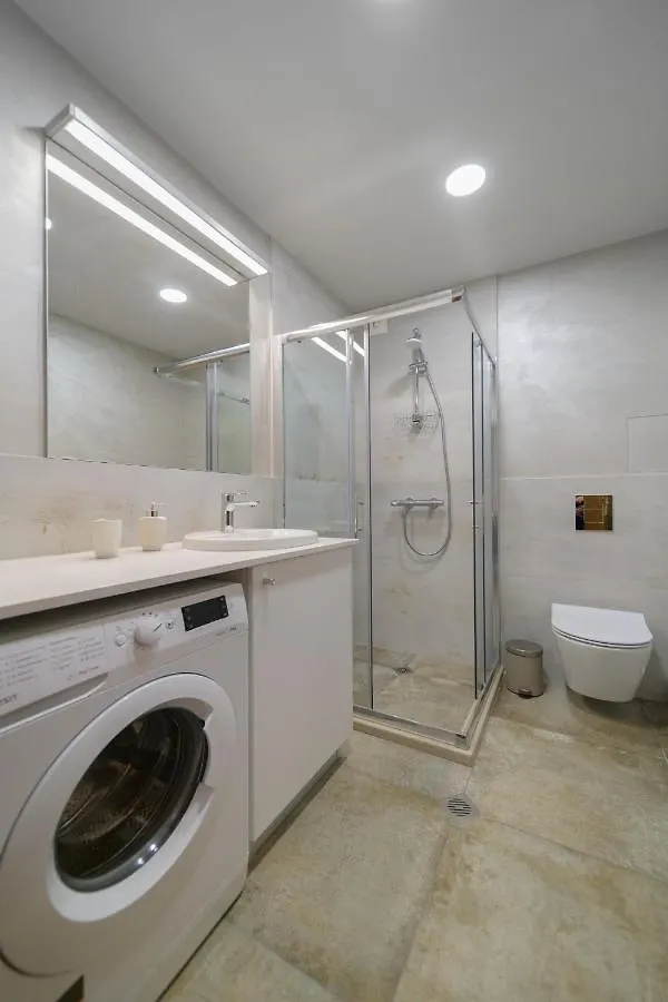 Magdalena Apartment - Two Bathrooms, Perfect City Center 바르나