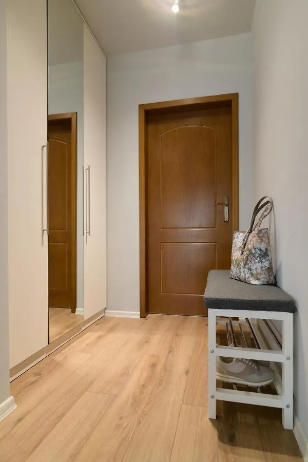 Magdalena Apartment - Two Bathrooms, Perfect City Center 바르나 0*,  불가리아